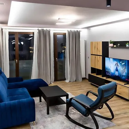 Very Spacious & Modern 3bed Near Airport & Centre *