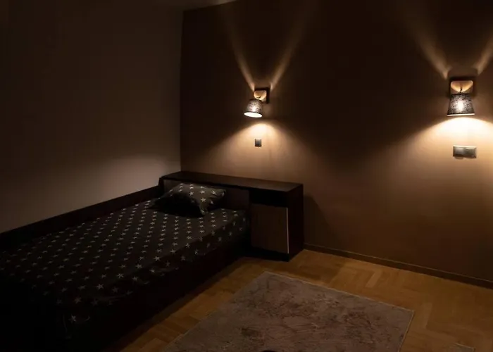 Very Spacious & Modern 3bed Near Airport & Centre * Sofie