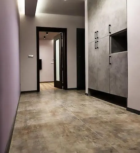 Very Spacious & Modern 3bed Near Airport & Centre *