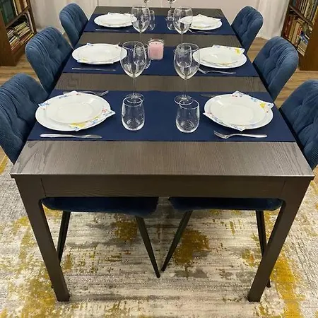 Apartament Very Spacious & Modern 3bed Near Airport & Centre