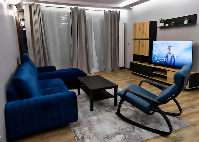 Very Spacious & Modern 3bed Near Airport & Centre Διαμέρισμα *